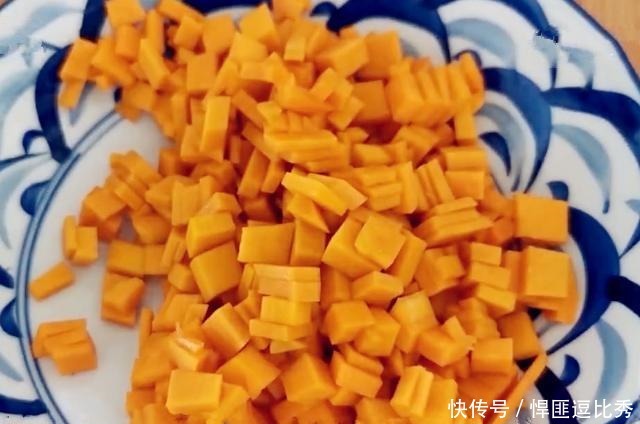 南瓜饼|入秋后南瓜这样做,柔软香甜,有技巧无难度做法简单,孩子超爱吃