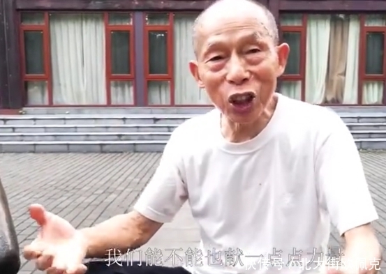 长廊|8旬老人义务种出500米花海长廊，种花原因曝光后，这也太真实了吧