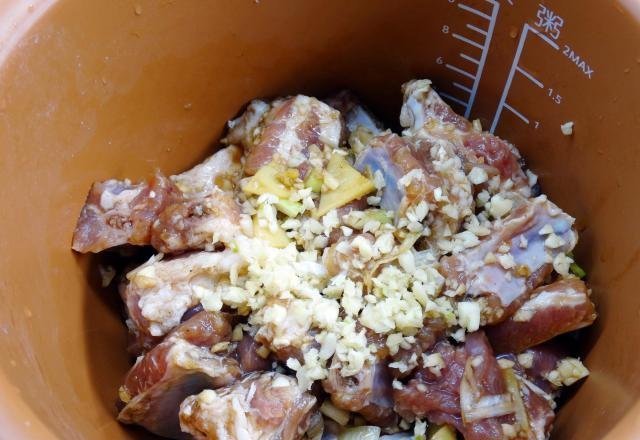 分钟|70岁外婆做排骨,不焯水不加油,30分钟上桌,咸香鲜醇抢着吃