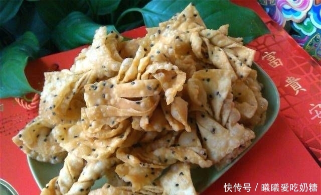 美味|一碗面粉,一把芝麻,教你做美味的油炸筷子,咸脆香!