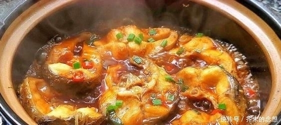 去腥|烧鱼时,去腥加酒加醋是大错特错学会这一招,上桌连汤汁都不剩