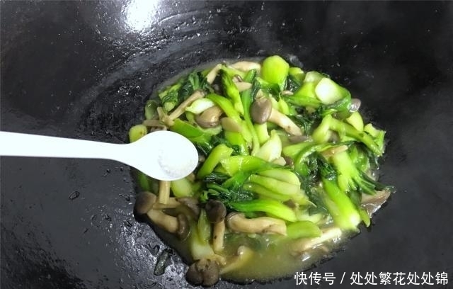 营养丰富|它的蛋白质是蔬菜的6倍,炒一炒,比肉好吃,端上桌孩子吃了一半