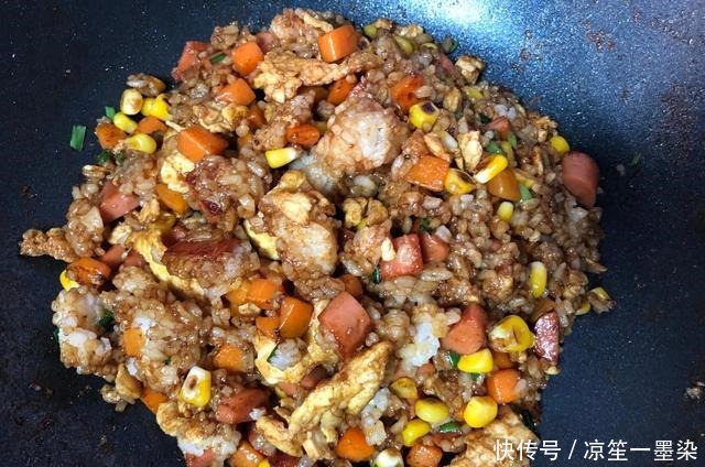 儿子|米饭最好吃的做法，鲜香开胃，好吃到爆，儿子三天两头点名要吃它