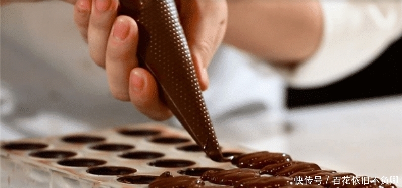 们都知道|吃了25年巧克力,才知道上面的凹槽是干什么用的,原来一直误会了
