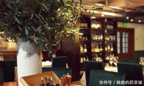 西餐厅|去西餐厅吃饭,服务员端上一盘“巧克力粉”,吃掉是会闹笑话的