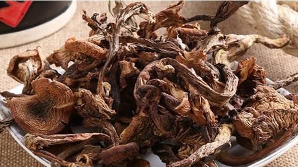 炖着|农村的这些蔬菜可以晒干了,留着冬天炖着吃,你吃过有哪些