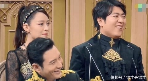 把手|华晨宇演许文强躲子弹时,谁注意郎朗的手放在哪?真当镜头不敢拍