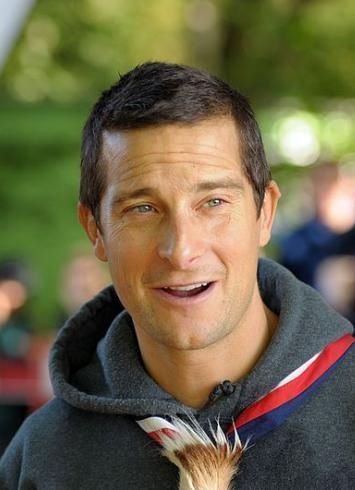 纪录片|还记得贝爷吗号称“站在食物链顶端”的男人,为何突然销声匿迹