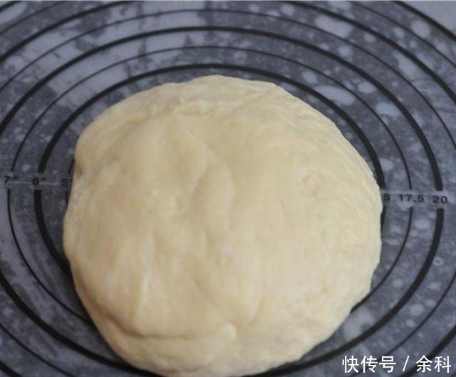 面团|玉米汁蘑菇面包，逼真，甜软上瘾