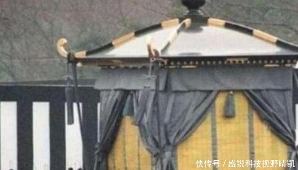 葬礼|日本天皇裕仁离世,日方希望中方出席葬礼,我们回应4字