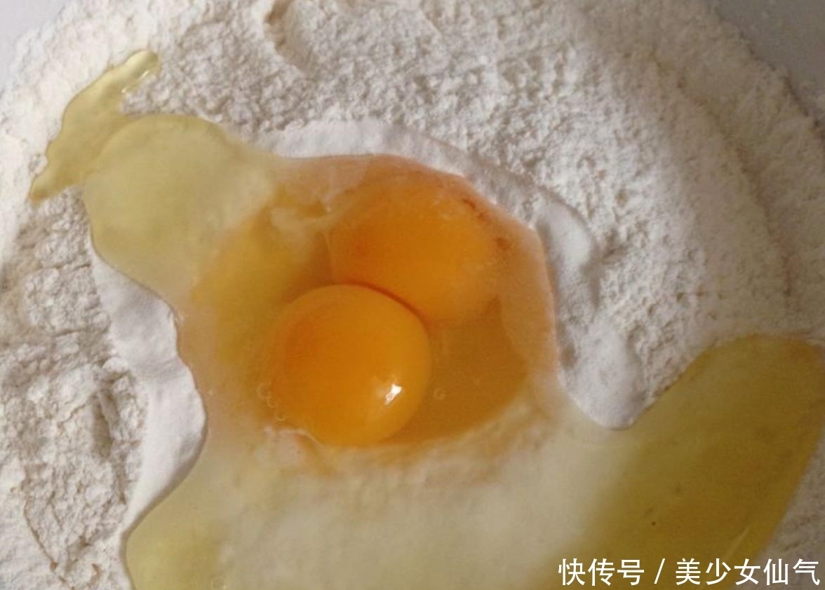 不用|想吃沙琪玛不用出去买,家里有面粉就能做,做法简单,好吃又健康