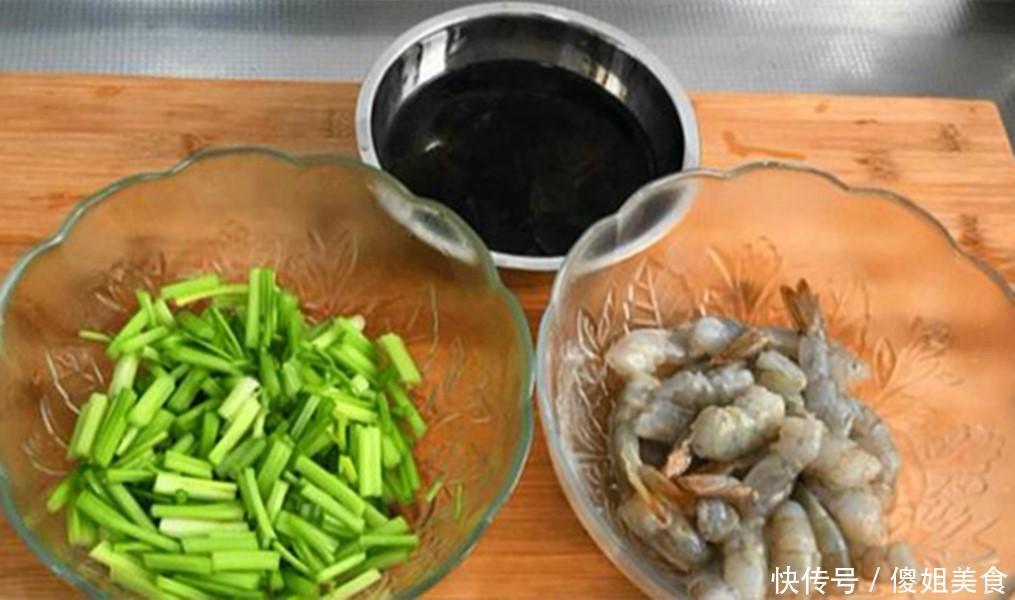 木耳|芹菜和它是绝配,比炒肉更香,我家一周3次吃不够,太香了