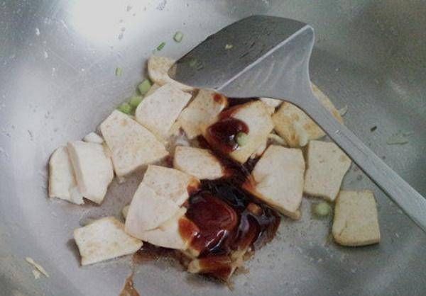 入味|炒豆腐不总是容易品尝的吗?教你怎么用这种方法做豆腐,嫩滑可口