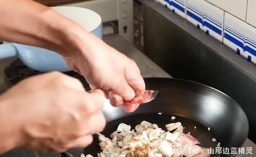 每次|每次都炒糊?大厨教你:煮出Q软不烂的炒泡面有3个诀窍!