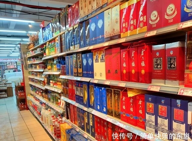 价格|超市中4种“廉价”白酒,其实都是纯粮食酿造,只有行家才识货
