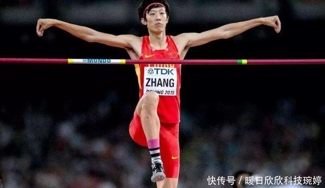  跳高|跳高名将“再就业”成外卖员，雨天狼狈蹲路边，网友：铁心做网红