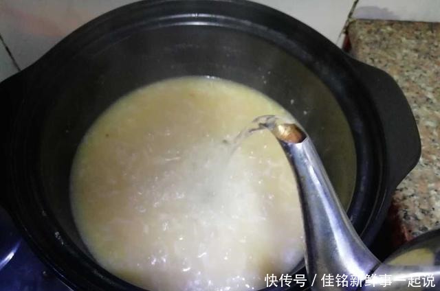 父亲|鸭仔粥,一只鸭子在人类饭桌上,最后的呈现